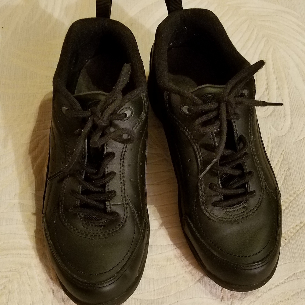 Easy Spirit Black Leather Jumpballt shoes